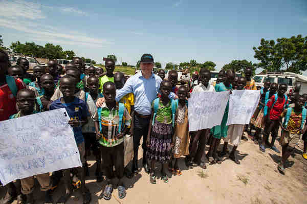 On 17 August 2016 in Bentiu, in Unity State, South Sudan, UNICEF Deputy Executive Director Justin Forsyth visits Machacos Primary School.