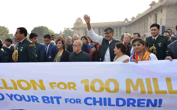 The President, Shri Pranab Mukherjee at the flag-off ceremony of the 100 Million for 100 Million Campaign, at Rashtrapati Bhavan, in New Delhi on December 11, 2016.
