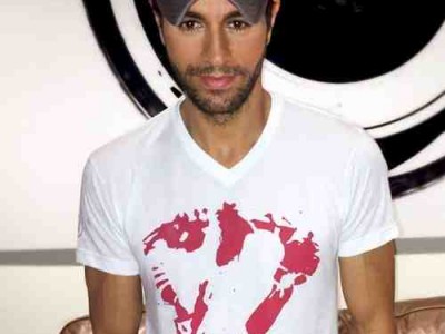 Enrique Iglesias’ “Heart” to Help Kids in Crises